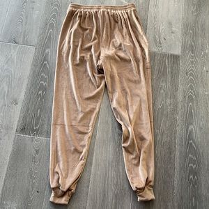 Skims Honey Velour Jogger